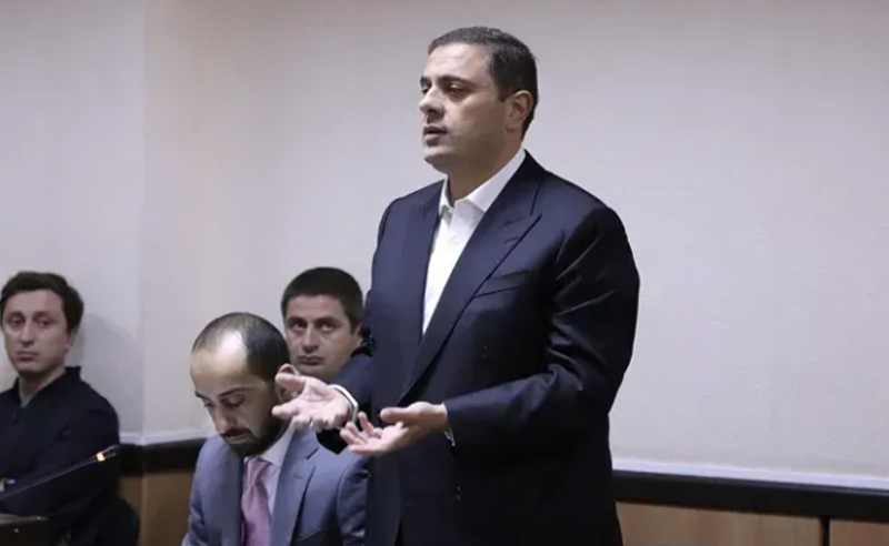 რომეო მიქაუტაძის დაკითხვა დასრულდა – ბოლო ცნობები სასამართლოდან