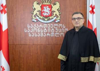 გიორგი კვერენჩხილაძე თვლის, რომ ტროტუარზე პროტესტის გამო ადამიანების დაკავება გაუმართლებელია