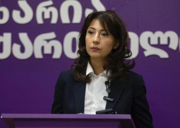 გახარიას პარტია განათლების სისტემის კოლაფსზე საუბრობს და 2 კითხვაზე პასუხს ითხოვს