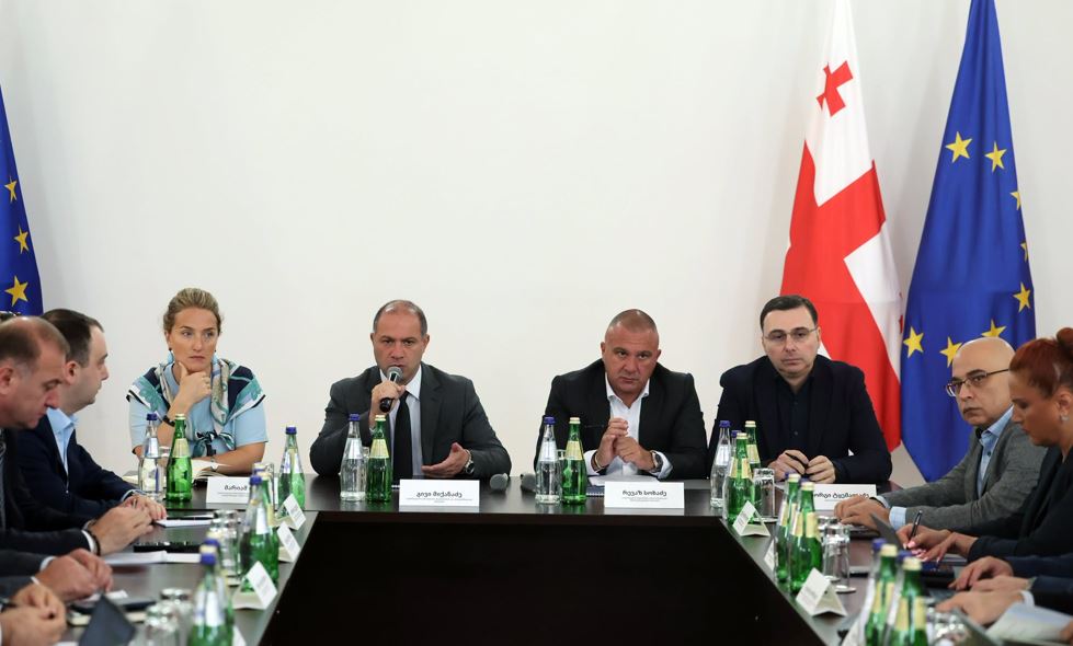 სკოლების მშენებლობისა და რეაბილიტაციის პროცესთან დაკავშირებით უწყებათაშორისი კომისიის მორიგი სხდომა გაიმართა