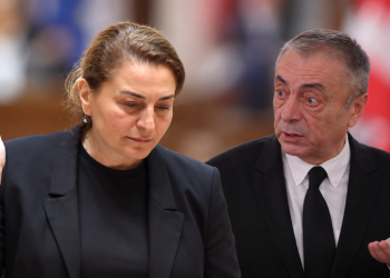 ერთმანეთს სოფო ხორგუანი და თენზიზ შარმანაშვილი დაუპირისპირდნენ – ხმაური პარლამენტში