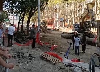 “აზბესტის მილი არის ცემენტისა და აზბესტის ბოჭკოების ნაზავისგან დამზადებული სამშენებლო მასალა” – ვრცელდება ვიდეო რუსთაველის რეაბილიტაციასთან დაკავშირებით