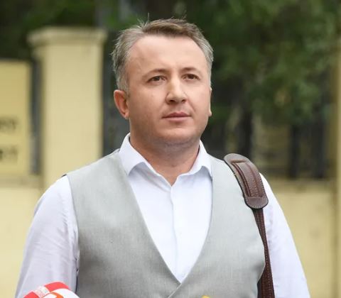 “სახალხო დამცველის მოსაზრებით, საკმარისი სამართლებრივი და ფაქტობრივი საფუძვლები არ არსებობს, კონკრეტული პირების მიმართ ადგილი ჰქონდეს ჯგუფური ძალადობის ორგანიზებას ან სტრატეგიული ობიექტის ხელში ჩაგდების მცდელობას…” – რას ამბობს ლაშა ბერიძის ადვოკატი