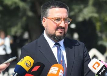 “ბატონი კაკაურიძე თავისი საქმის მცოდნეა და ძალიან კარგად იცის, რომ მისი შეგონება, კეთილი სურვილები, ლოცვა-კურთხევა არ ცვლის ინფლაციის მაჩვენებელს…” – რას ამბობს თაზო დათუნაშვილი