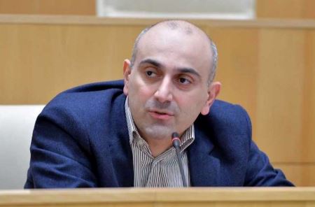 “ნიკა გვარამიას ისე ცუდად აქვს საქმე, ცდილობს, დაამტკიცოს, რომ ჩვენ, „ქართული ოცნება“ და „ნაციონალური მოძრაობა“ ვუტევთ…” – რას ამბობს ალექსანდრე რაქვიაშვილი