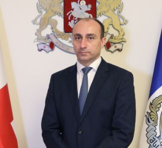 რა ქონებას ფლობს გელა გელაძის ოჯახი