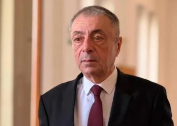 “ზურგში დანა როგორ ჩავარტყით?! 5 მლნ დოლარი შევიტანეთ მასთან სახლში, საათები და ოქროს ზოდები დავალაგეთ, მერე ჩხრეკა მოვაწყვეთ და ეს ყველაფერი ამოვიღეთ?!” – რას ამბობს თენგიზ შარმანაშვილი