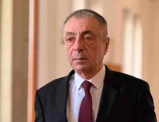 “ზურგში დანა როგორ ჩავარტყით?! 5 მლნ დოლარი შევიტანეთ მასთან სახლში, საათები და ოქროს ზოდები დავალაგეთ, მერე ჩხრეკა მოვაწყვეთ და ეს ყველაფერი ამოვიღეთ?!” – რას ამბობს თენგიზ შარმანაშვილი
