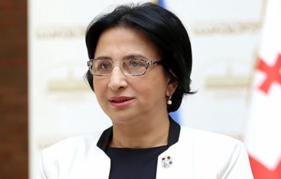 “მინდა ეს ნერგები ჩვენი სკოლების ეზოებში მხოლოდ ხეებად კი არა, სიცოცხლის, იმედისა და მომავლის სიმბოლოდ გაიზარდოს…” – რას ამბობს რიმა ბერიძე