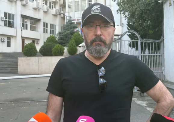 “ხალხს აჩვენებენ, რომ ცნობილ სახეებს გამოკითხვაზე იბარებენ იმასთან დაკავშირებით, რაც ღარიბაშვილმა თქვა – ეს საზოგადოების დაშინების ოპერაციაა” – გიორგი გიგაური