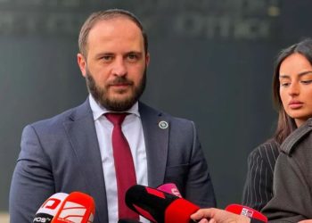 პროკურატურა 2025 წლის თებერვალში, ერთ-ერთი საშაურმის თანამშრომლის, 22 წლის თამაზ მთივლიშვილის მკვლელობაში ბრალდებულისთვის უვადო თავისუფლების აღკვეთას მოითხოვს