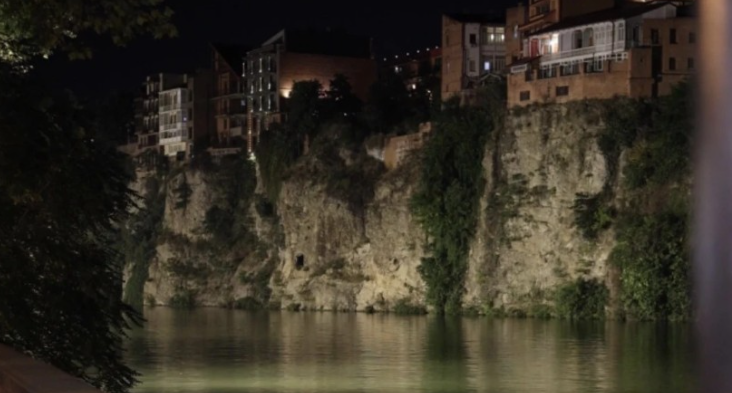 ,,თბილსერვის ჯგუფმა” მეტეხის კლდის განათება სრულად განაახლა