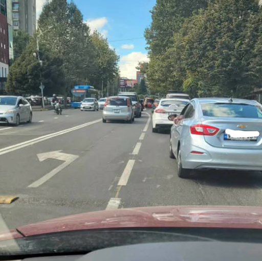 “ჩემი ქალაქი მკლავს” თბილისის მერიას მიმართავს