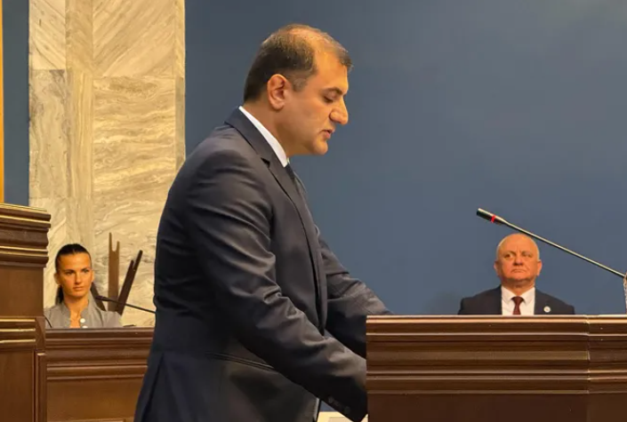 თავდაცვისა და უსაფრთხოების კომიტეტზე სუს-ის უფროსის თანამდებობაზე წარდგენილ თამაზ ბორაშვილს უსმენენ – სხდომა დაიხურა