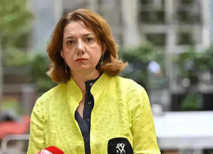 “თუ შალვა პაპუაშვილის ბრიუსელში ვიზიტი ჩაივლის ისე, რომ არ ექნება არცერთი შეხვედრა ევროკავშირის ინსტიტუტებში, ნათელი გახდება თუ რაოდენ იზოლაციაშია დღეს მოქცეული ბიძინა ივანიშვილის პოლიტიკის შედეგად ჩვენი ქვეყანა” – სალომე სამადაშვილი