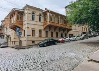 რიყის ქვაფენილი 3 ფენიანი ასფალტის საფარით ჩანაცვლდება – მერიამ ალექსანდრე ჭავჭავაძის ქუჩის რეაბილიტაცია დაანონსა