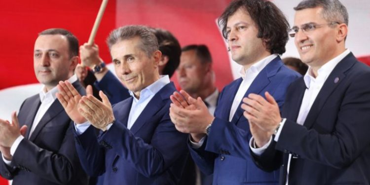 ბესელია ამბობს, რომ ღარიბაშვილს აქვს რესურსი მხილების სერიით შეიწიროს კობახიძე