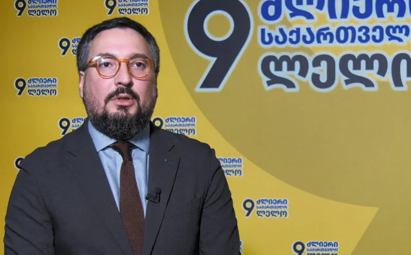 “სანამ „ქართული ოცნების“ წევრები ერთმანეთს ოქროს ზოდებს უთვლიან, მოსახლეობა უფრო და უფრო ნაკლები პროდუქტის შეძენას ახერხებს” – რას ამბობს თაზო დათუნაშვილი