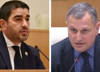 პაპუაშვილი ამტკიცებს, რომ არმაზ ახვლედიანის სკოლაში ადამიანებს “ტვინს ურეცხავენ”