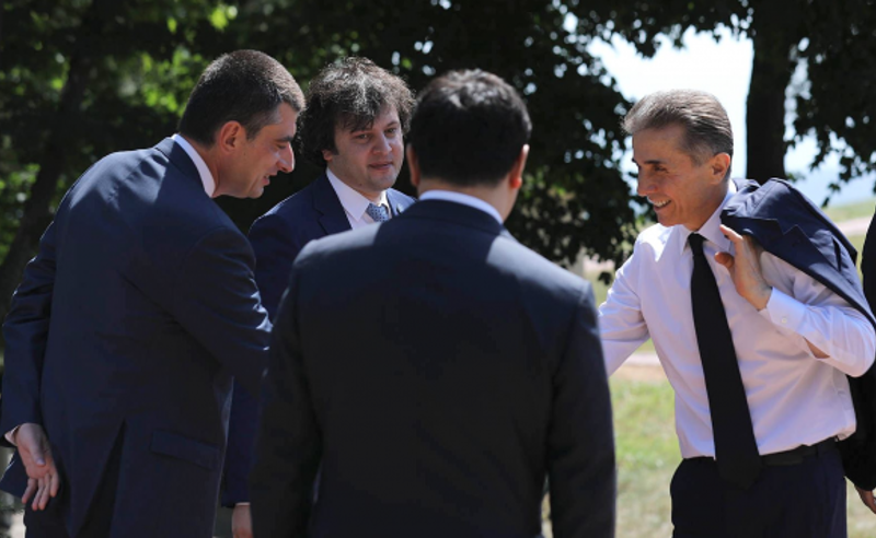 ირაკლი კობახიძე განმარტავს, რატომ ჩასვეს გახარიას პარტია “ასაკრძალების სიაში”