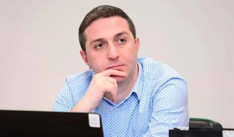 “სესხების გაცემის წესის გამკაცრებით ეროვნული ბანკი აღიარებს, რომ ლარს აღარ აქვს ისეთი ძალა, რაც თავისთავად ინფლაციამ გამოიწვია – ეს ცვლილება პოლიტიკურად კარგი არ არის „ქართული ოცნებისთვის“- რას ამბობს გიორგი კეპულაძე