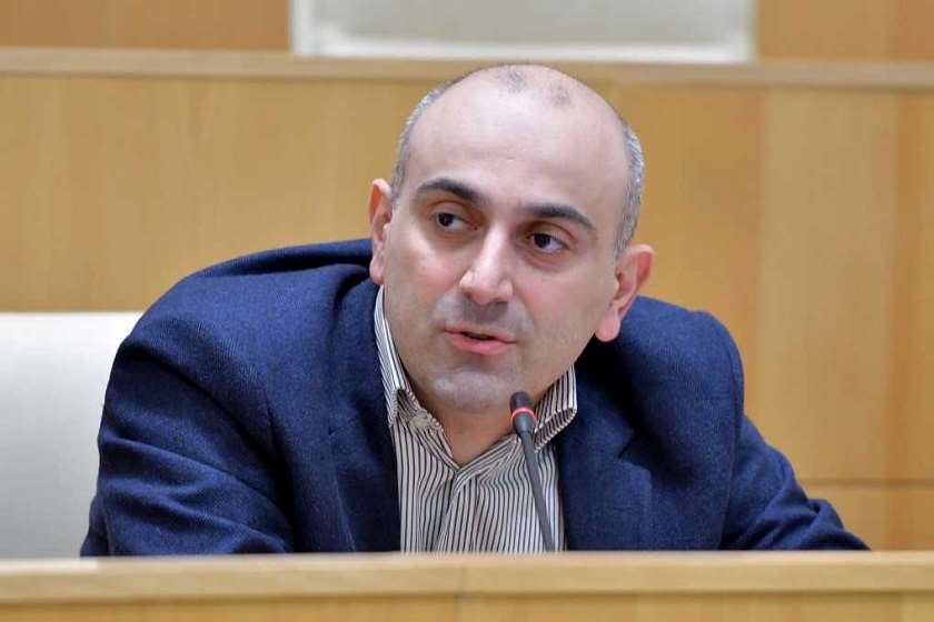 “IRI-ს კვლევა ჩაუტარებია და მიდის ჩხუბი ოპოზიციაში, თურმე ქოცებს 36% აქვთ და ოპოზიციას ჯამში, ორჯერ ნაკლებიო, „ლელო“ არ იზომებაო, ჩერგო გიჟს გავსო, ნული უწერიაო”- რას ამბობს ალექსანდრე რაქვიაშვილი