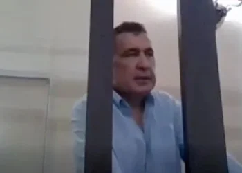 “გია ბარამიძის სოლიდარობის ნიშნად მოვიზარდე წვერი, სხვათა შორის, ლევან ხაბეიშვილიც წვერ-ულვაშიანია – გადმოგცემთ ამბავს ციხიდან”- რას ამბობს მიხეილ სააკაშვილი