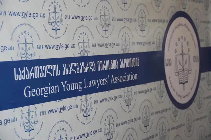 “მოვუწოდებთ შსს-ს, შეწყვიტოს წარმოება და თავი შეიკავოს კრიტიკული გამოხატვის კონტროლისა და დასჯისაგან…” – რა განცხადებას აკეთებს საია