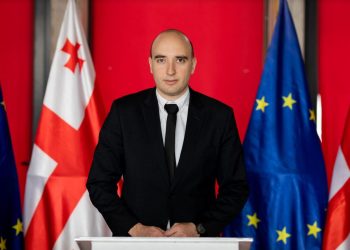 “4 ოქტომბრის აქცია იყო მშვიდობიანი პროტესტი – ამის მთავარი დასტურია ის, რომ მათ შორის ორგანიზატორები მოსულები იყვნენ საკუთარ ოჯახის წევრებთან ერთად”- რას ამბობს ირაკლი ფავლენიშვილი