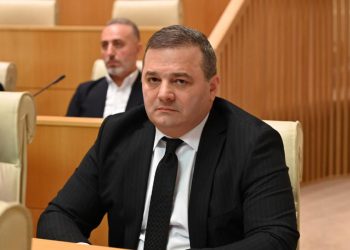 “დავით ქაცარავა ის ადამიანია, რომელიც 2008 წლის ომის შემდეგ რუსულ სერიალში „ეფესბეს“ აგენტს თამაშობდა და ბექაურს უწუნებს პატრიოტიზმს, ეს არის თავხედობა”- რას ამბობს ირაკლი კობახიძე