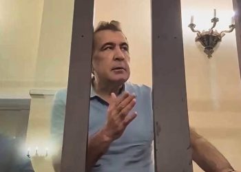 რა მშვიდობა გვაქვს, ეს არის ცეცხლწაკიდებული სახლი, რომლიდანაც გარბიან მისი მაცხოვრებლები, ამ სახლს თავი უნდა დავაღწიოთ და მერე ჩვენ ვიცით, როგორ გავაკეთოთ – მიხეილ სააკაშვილი