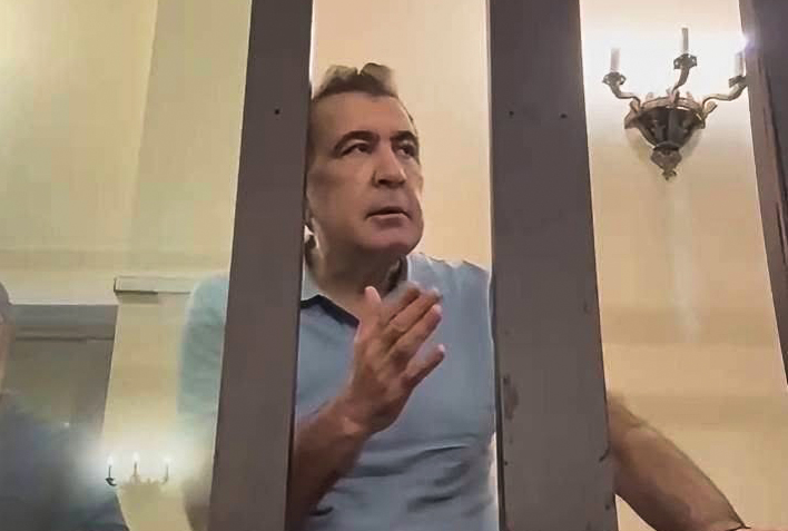 რა მშვიდობა გვაქვს, ეს არის ცეცხლწაკიდებული სახლი, რომლიდანაც გარბიან მისი მაცხოვრებლები, ამ სახლს თავი უნდა დავაღწიოთ და მერე ჩვენ ვიცით, როგორ გავაკეთოთ – მიხეილ სააკაშვილი