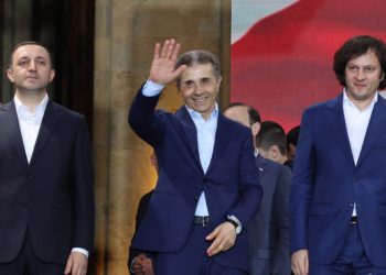 კობახიძე ღარიბაშვილის მმართველობის დროს აღმოჩენილ კორუფციას უკავშირებს ივანიშვილის პოლიტიკაში შემობრუნებას