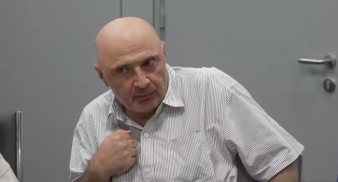 კალაძის სანქცირებული სიძე ბრიტანეთს დედას აგინებს