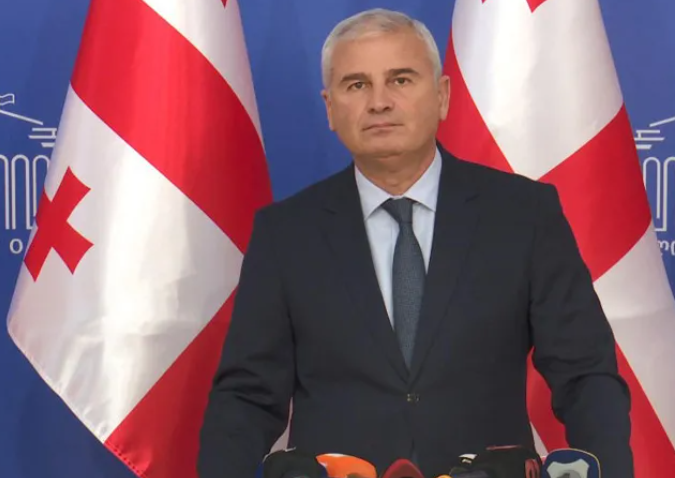 “პოლიტიკური თანამდებობის პირი აღარ არის, მას აქვს უფლება კერძო საქმიანობა აწარმოოს”- “ირაკლი ქადაგიშვილი მამუკა მდინარაძის მიერ საკონსულტაციო კომპანიის შექმნაზე