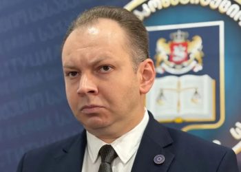 მოვისმინეთ სამარცხვინო განცხადება, რომ თურმე ნიკა გვარამია ემიჯნება ყველაზე უფრო ქართულ საქმეს, რომელიც უკავშირდება ბიძინა ივანიშვილს და არ ემიჯნება იმ სისტემურ დანაშაულებს, რაც უკავშირდება „ნაცმოძრაობის“ პერიოდს – თორნიკე ჭეიშვილი