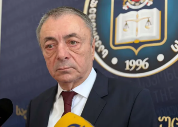 “რასაც უყურებთ, არის დროის გაწელვის ტაქტიკა – აგერ მასალა, აგერ სასამართლო, გაქვს იმის საშუალება, რომ გააბათილო და გააბათილე, კი ბატონო”- თენგიზ შარმანაშვილი პარტიების აკრძალვის შესახებ სარჩელის განხილვაზე