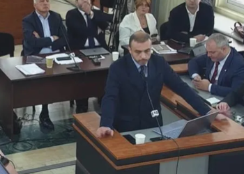 “მიგვაჩნია, რომ ამ სარჩელის მიზანი არის ოპოზიციის გაქრობა ამ ქვეყნიდან, პარტიების აკრძალვა, მაგრამ ამავდროულად, მასში ჩადებულია სერიოზული ნაღმები ჩვენი ქვეყნის ტერიტორიული მთლიანობისთვის, საგარეო კურსისათვის” – ირაკლი სიორიძე