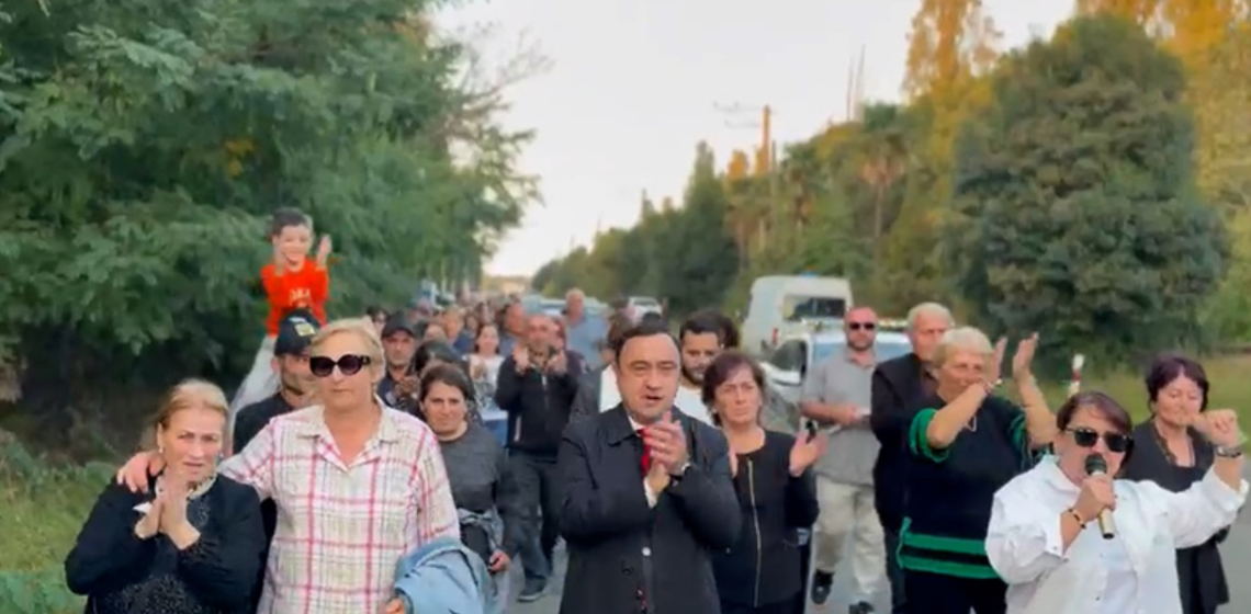 რას ითხოვენ ბობოყვათში, მაგისტრალთან მცხოვრები მოქალაქეები – აქცია