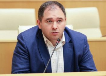 ჩვენი უვიცი ოპონენტებისთვის ვიტყვი, რომ დიპლომატია არის მნიშვნელოვანი და ნებისმიერ ქვეყანასთან ტოლსწორად უნდა ვისაუბროთ და ეს დამცინავი ტონი მიუღებელია – ნიკოლოზ სამხარაძე
