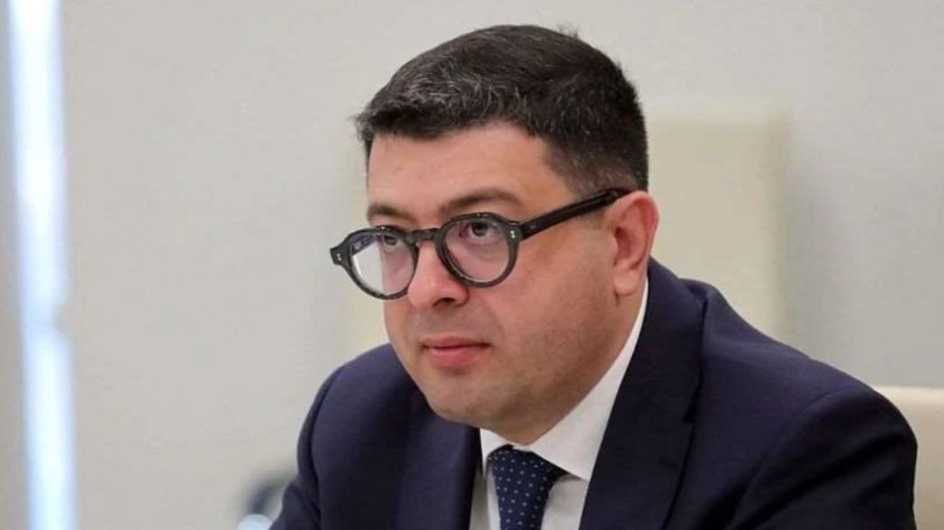 “ოპოზიცია საკუთარ ხალხთან ვერ მიდის საშველად და ბრიტანეთის, გერმანიისა და საფრანგეთის ელჩებს ეჩოქება, გვიშველეთო…”- დიმიტრი სამხარაძე