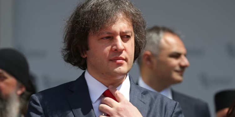 პლენუმის მიერ გადაწყვეტილების გამოცხადებამდე, კობახიძე ამბობს, რომ პარტიების არაკონსტიტუციურად გამოცხადება “აუცილებელია”