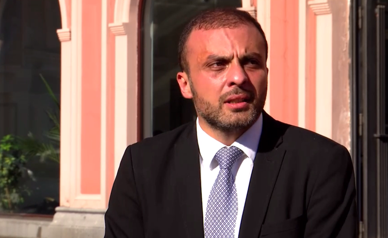 „აქ ვწერთ “ქართული ოცნების” პოლიტიკურ განაჩენს“ – გიორგი სიორიძე საკონსტიტუციო სასამართლოში სარჩელის განხილვაზე