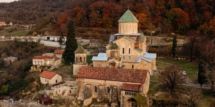 რა მდგომარეობაშია გელათის მონასტერი – კულტურის სფეროს წარმომადგენლები კითხვებზე პასუხებს ითხოვენ