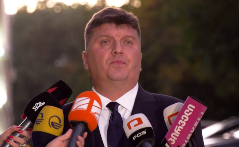 დიტო ჩუბინიძე განსასჯელის სკამზე – სასამართლო ჟურნალისტის აღკვეთ ღონისძიებაზე მსჯელობს