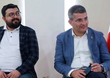 ყოფილი თანაგუნდელების “ვირთხებად” გამოცხადება დიმიტრი სამხარაძისგან – რას ამბობენ “ქართულ ოცნებაში”