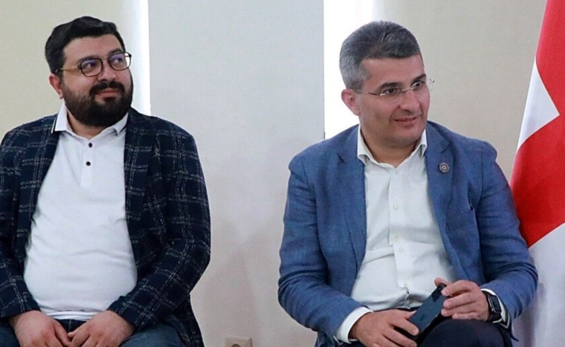 ყოფილი თანაგუნდელების “ვირთხებად” გამოცხადება დიმიტრი სამხარაძისგან – რას ამბობენ “ქართულ ოცნებაში”