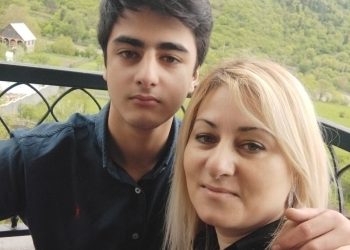 “ჩემი შვილი გაჰყავს გარეთ და ურტყამს დანას…” – რას ჰყვება მოკლული დავით ნარიმანიძის დედა