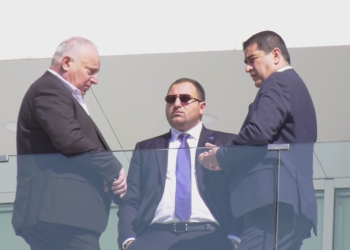 კობახიძე, კალაძე და პაპუაშვილი “ქართული ოცნების” ცენტრალურ ოფისში იმყოფებიან – რა ხდება გორგასლის ქუჩაზე