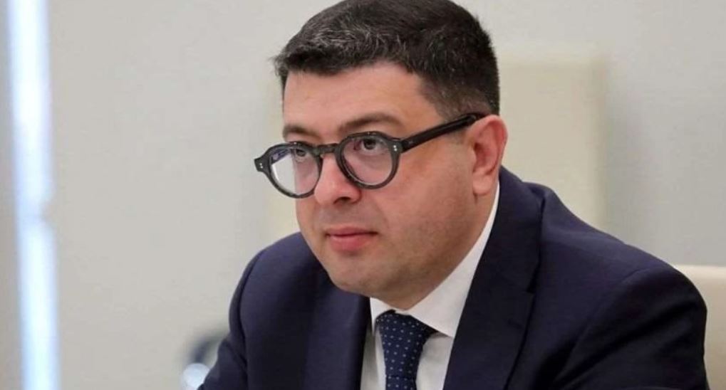 “შეგიძლიათ, ერთი ყოფილი ან მოქმედი ნაცი მანახოთ, რომელიც კოლექტიური ნაცების პარტიების წევრია და ბოდიში მოეხადა, პირველ რიგში გარდაცვლილების ოჯახის წევრებისთვის და საზოგადოებისთვის?” – დიმიტრი სამხარაძე